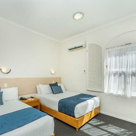 Ramada By Wyndham, Hamilton City Center Zewnętrze zdjęcie