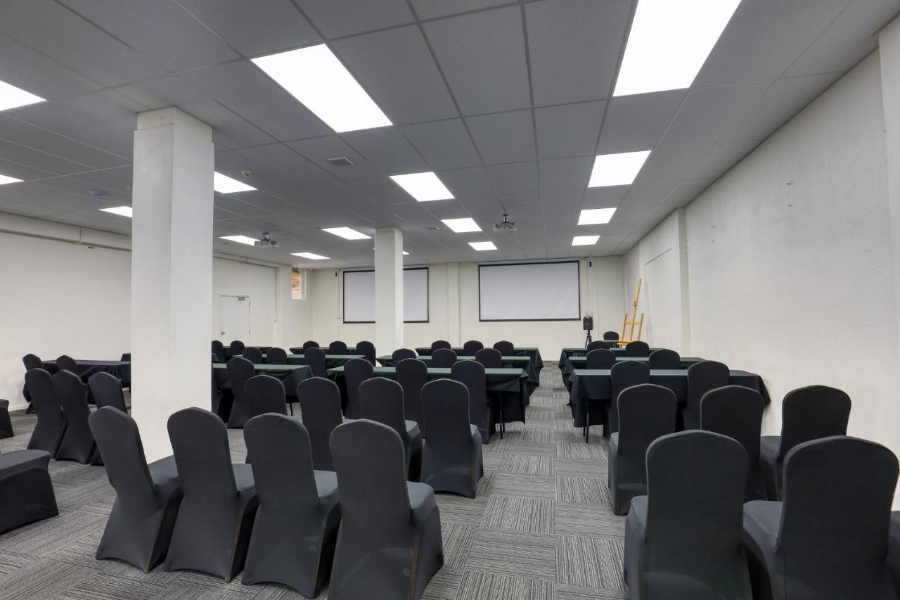 Ramada By Wyndham, Hamilton City Center Zewnętrze zdjęcie
