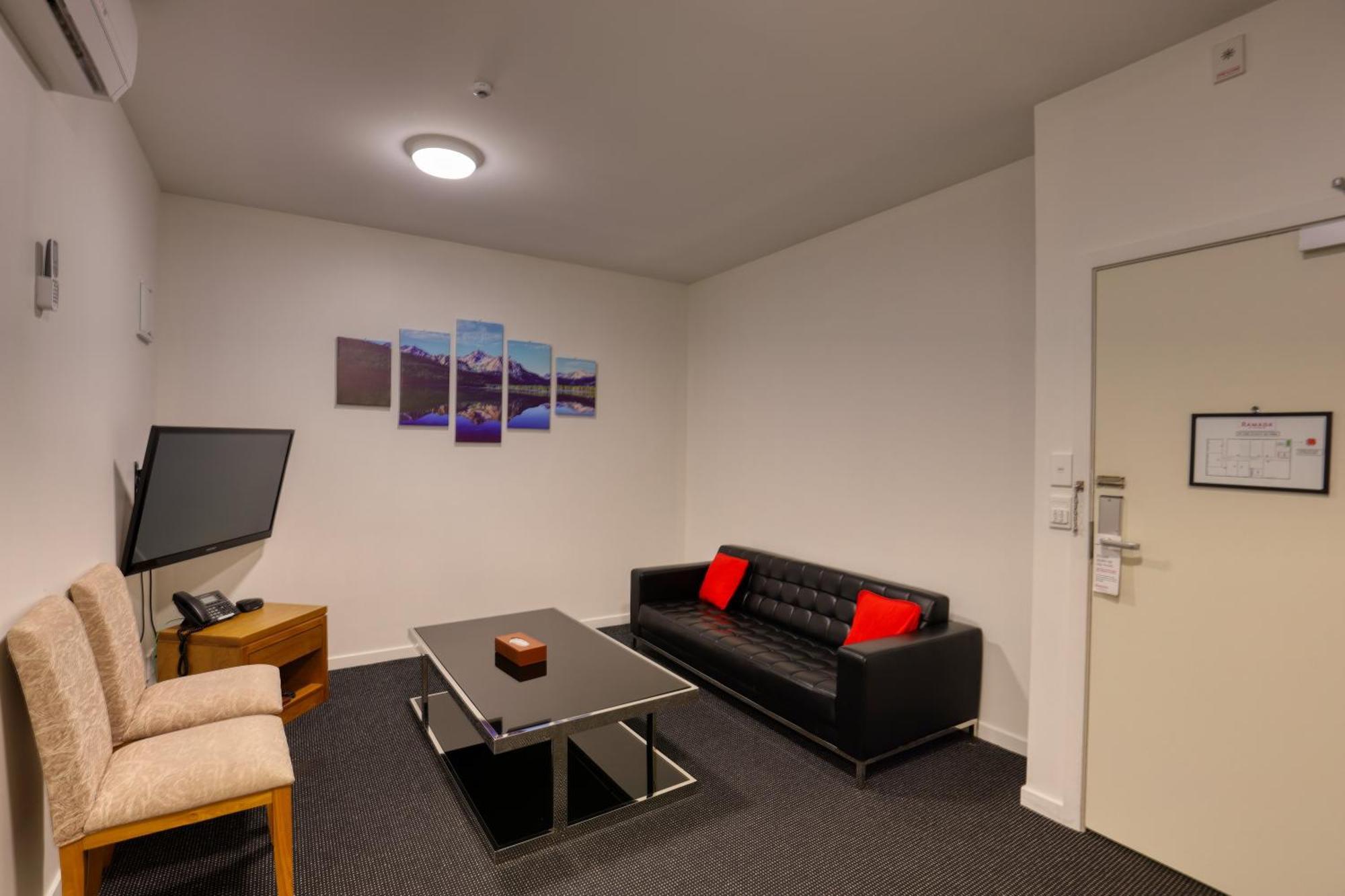 Ramada By Wyndham, Hamilton City Center Zewnętrze zdjęcie
