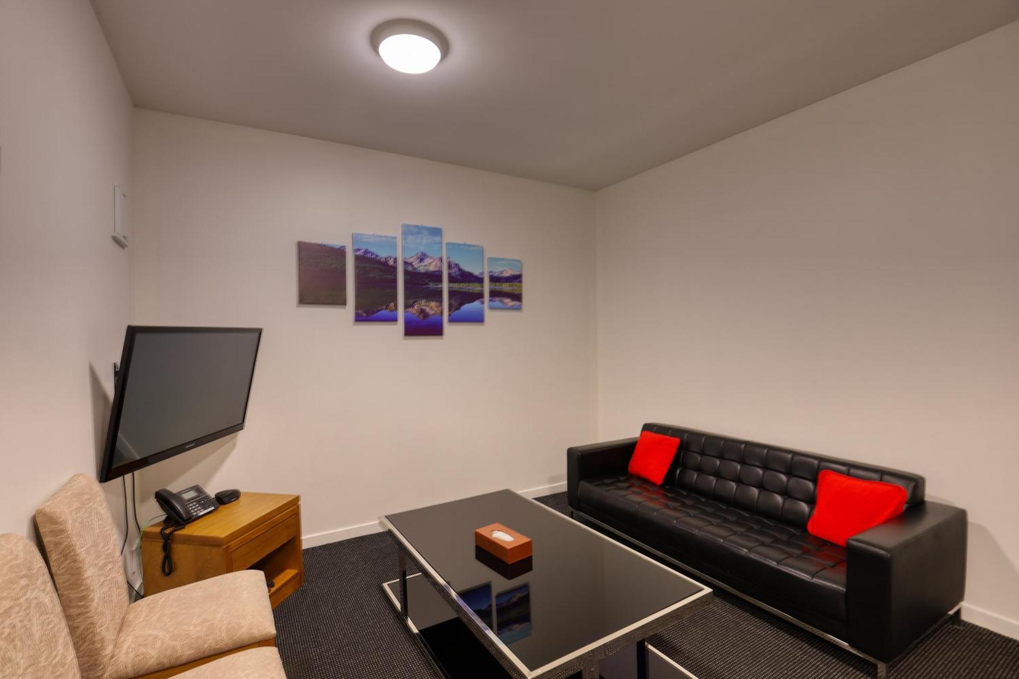Ramada By Wyndham, Hamilton City Center Zewnętrze zdjęcie