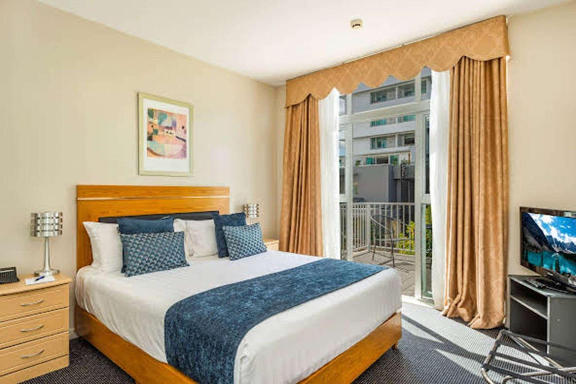 Ramada By Wyndham, Hamilton City Center Zewnętrze zdjęcie