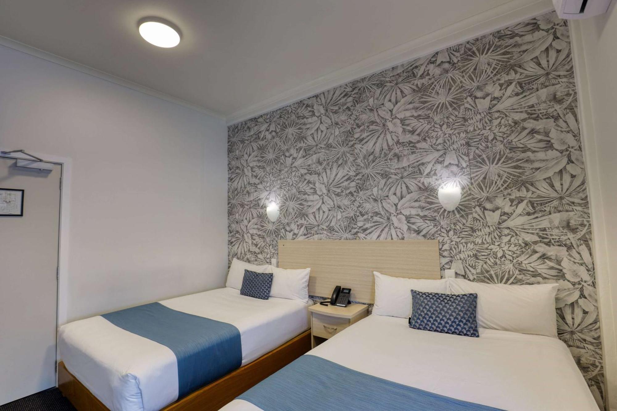 Ramada By Wyndham, Hamilton City Center Zewnętrze zdjęcie