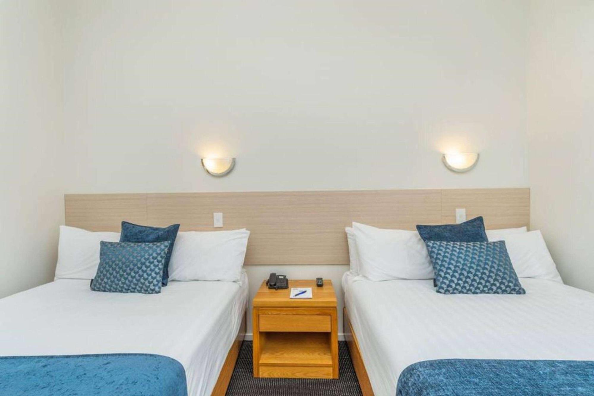 Ramada By Wyndham, Hamilton City Center Zewnętrze zdjęcie