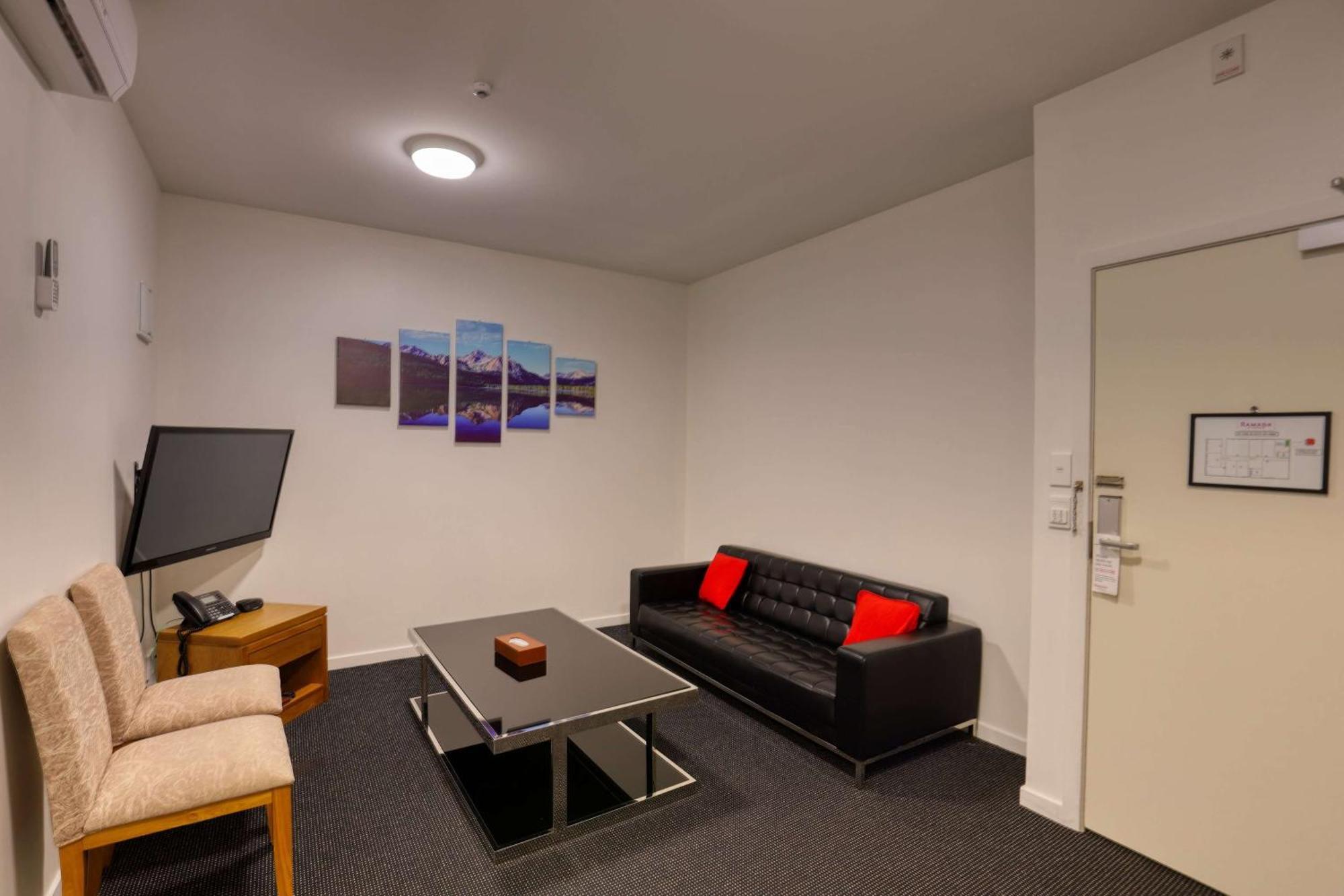 Ramada By Wyndham, Hamilton City Center Zewnętrze zdjęcie