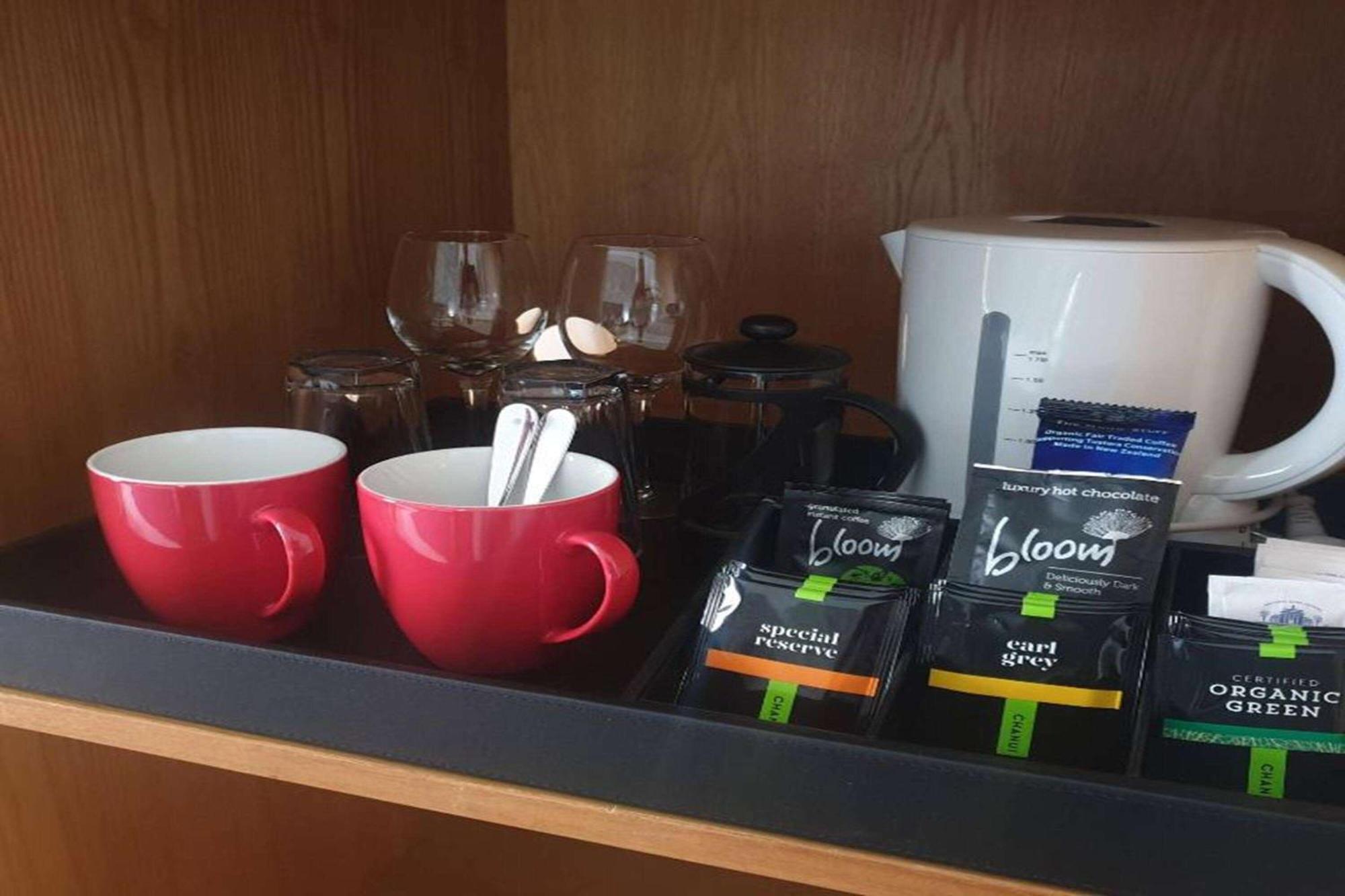 Ramada By Wyndham, Hamilton City Center Zewnętrze zdjęcie