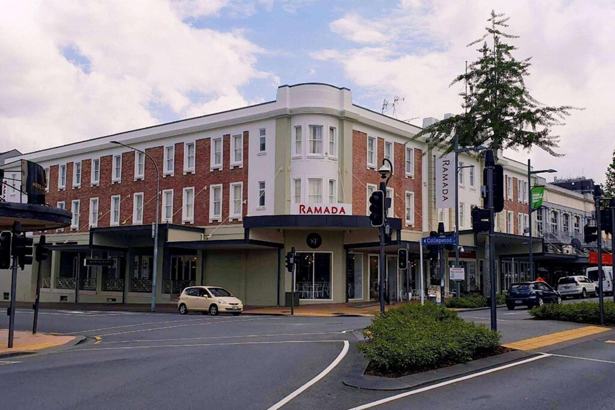 Ramada By Wyndham, Hamilton City Center Zewnętrze zdjęcie